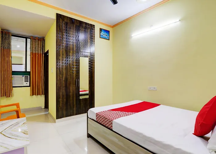 Hotel Cp Residency