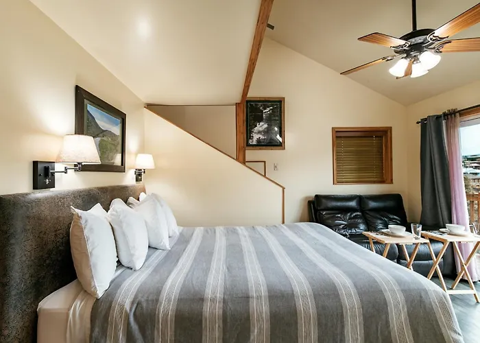 Yellowstone Riverside Cottages
