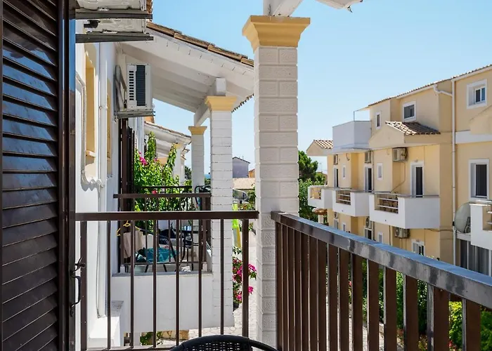 Dora Pool Studios By Konnect,150M From The Beach
