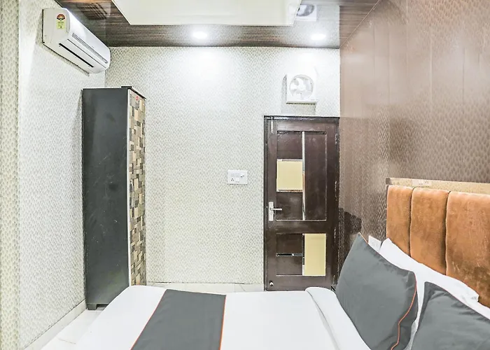 Hotel O Kashish Residency Near Model Town Metro Station
