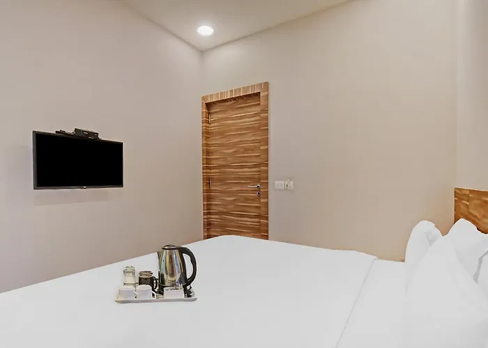 Super Townhouse Hotel All In One Near City Centre Salt Lake