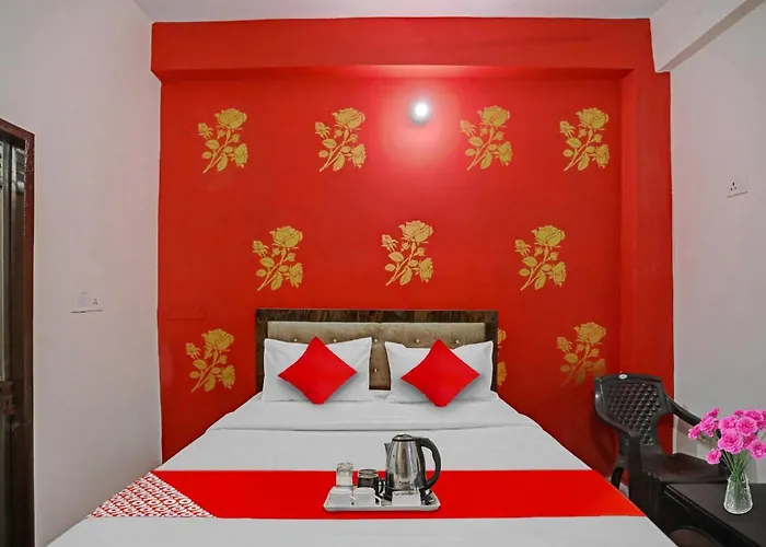 Hotel O A One Hotel Near Noida Sector 81 Metro Station