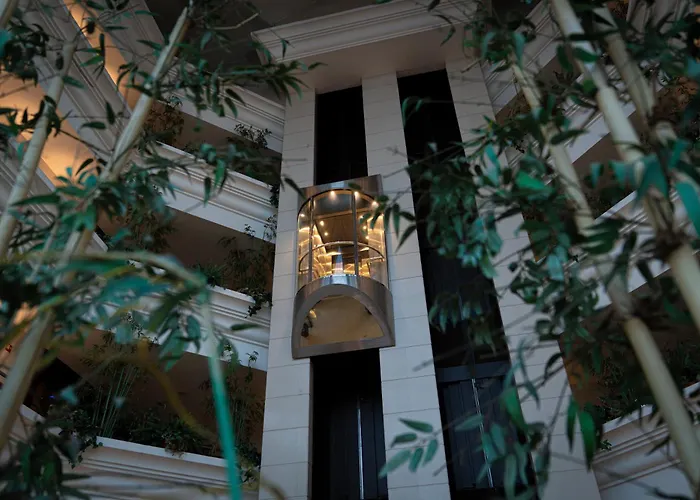 Riviera Hotel