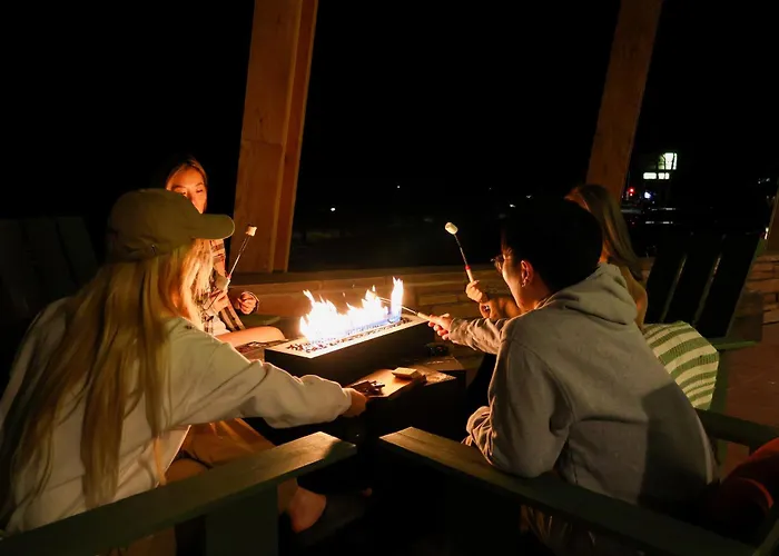 Trailhead Lodge
