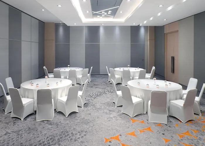 Harris Hotel & Conventions Bundaran Satelit Surabaya