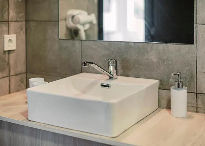 Bamboo Suites Hotel - Adults Only