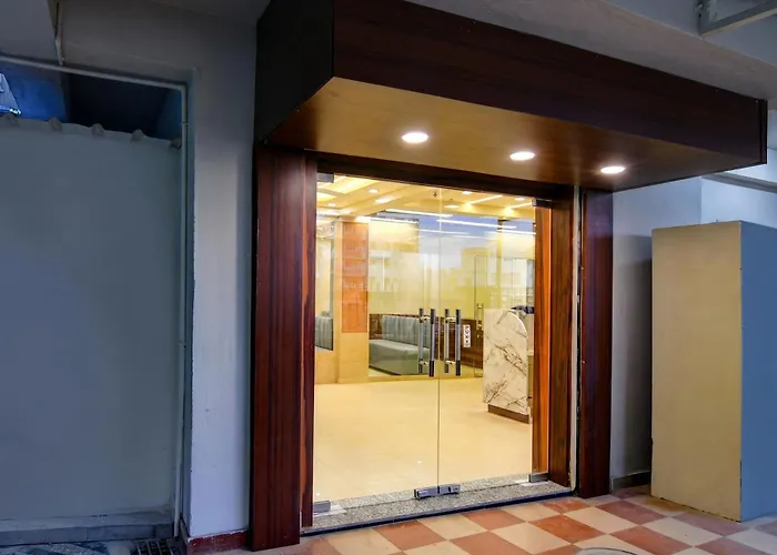 Super Townhouse Kaikhali Near Airport