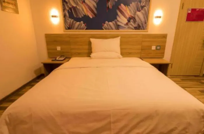 Pai Hotel-Hami Yingbin Avenue Airport