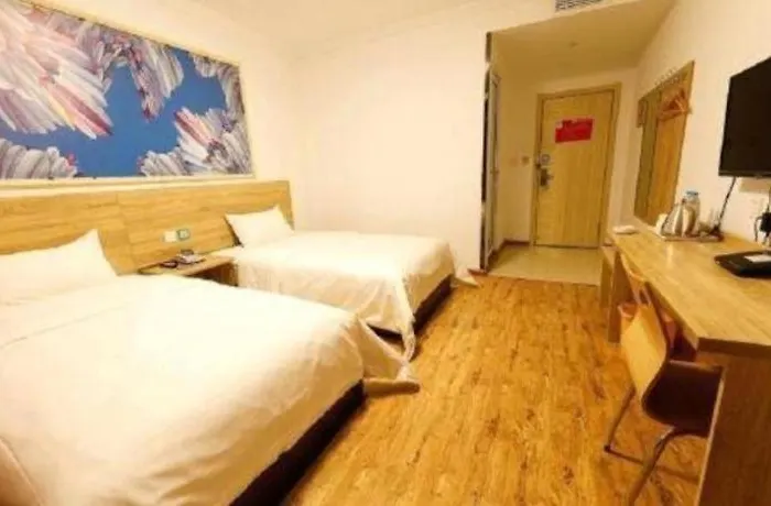 Pai Hotel-Hami Yingbin Avenue Airport