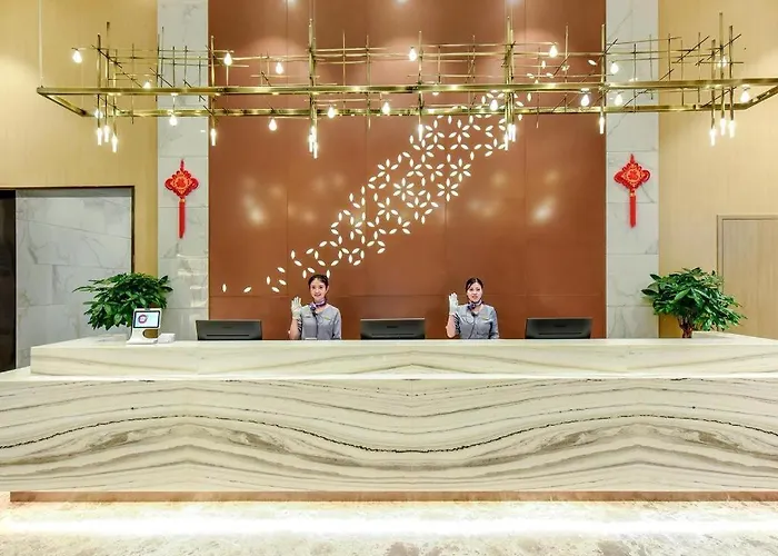 Lavande Hotel Nanchong Xihua Shida