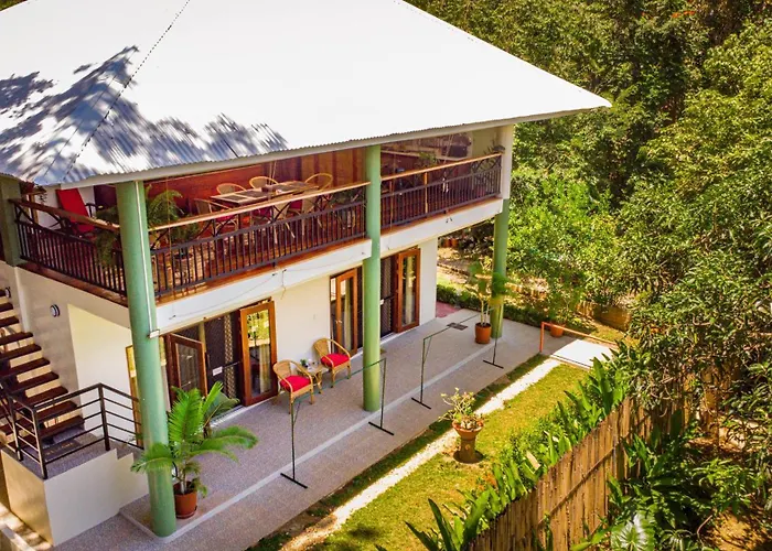 Vista Verde, Family Living