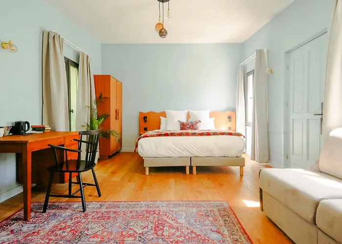 Le Charmant Hotel