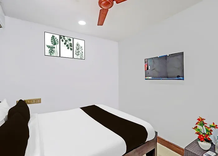 Hotel O Sholinganallur Near Anjaneya Temple
