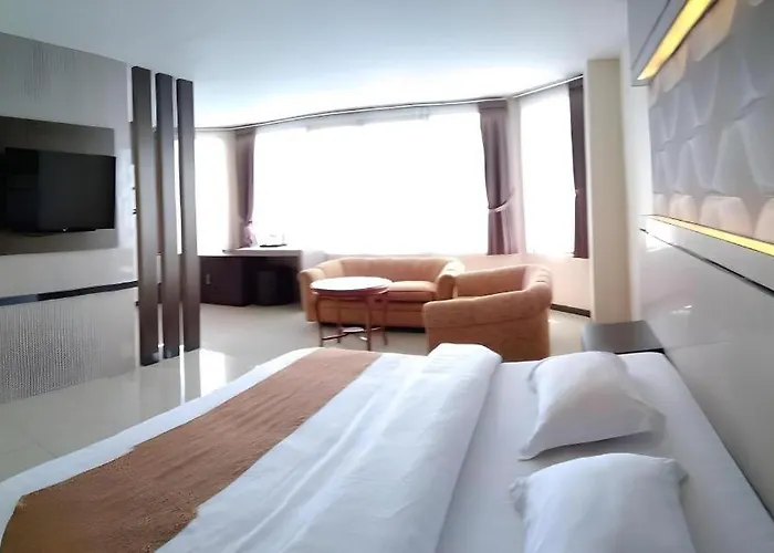 Alexander Hotel Tegal
