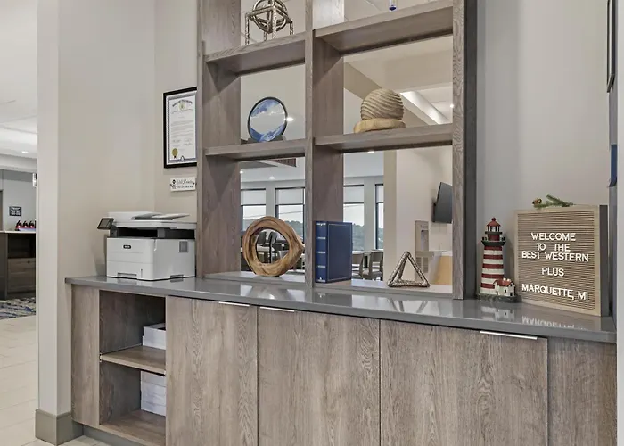 Best Western Plus Marquette Hotel & Suites