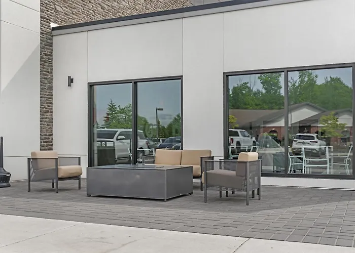 Best Western Plus Marquette Hotel & Suites