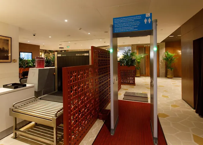 080 Transit Hotel, T2