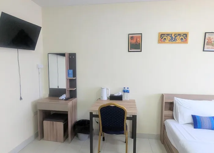 Shady Palms Guest House Cha Am Beach