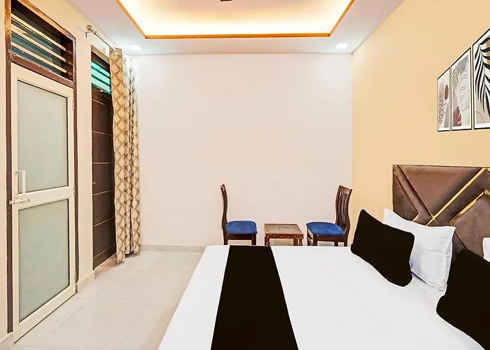 Hotel O Four Square Guest House