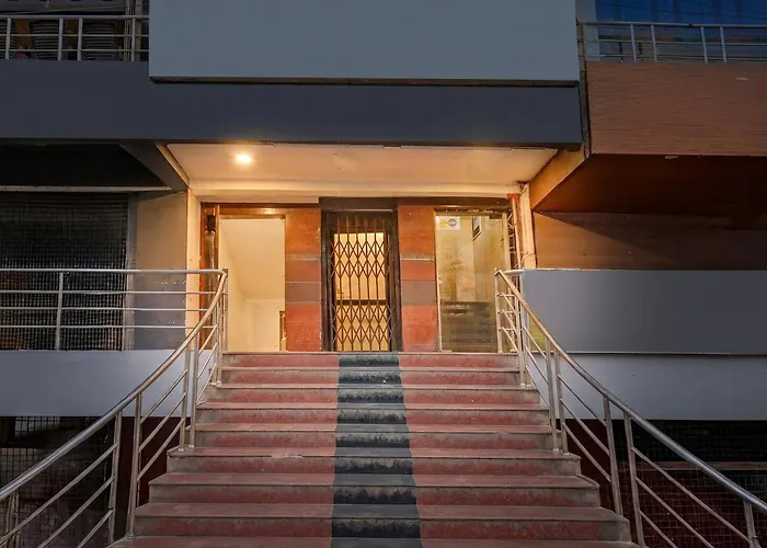 Super Oyo Collection O Nad Near Airport