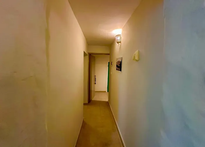 Taybeh Guest House البيت الشادي