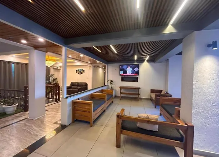 Himalayan River Resort, Manali- #Riverside #Private Parking #Scenic River & Mountain View #Open Cafe # Spacious Room #Big Garden With Campfire