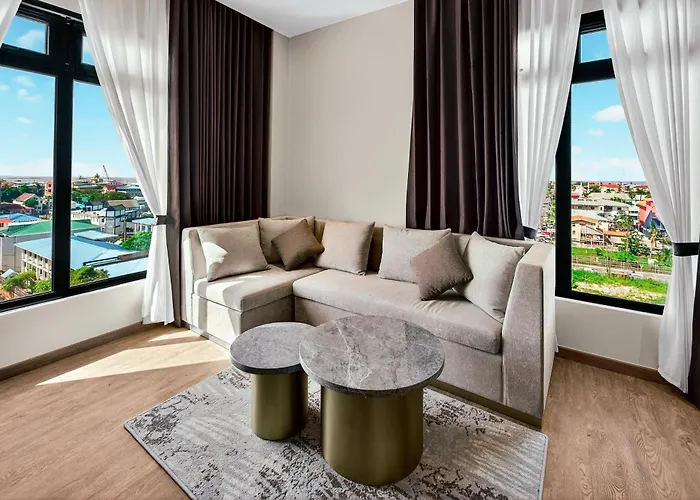 Jewelz By Kings Hotel