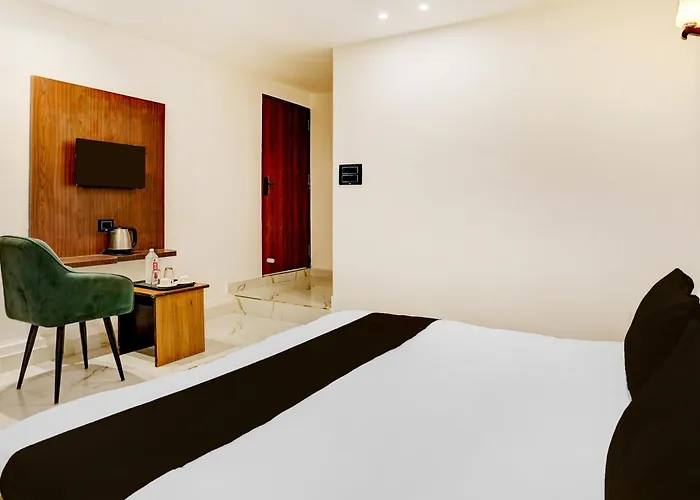 Hotel O Luxury Inn