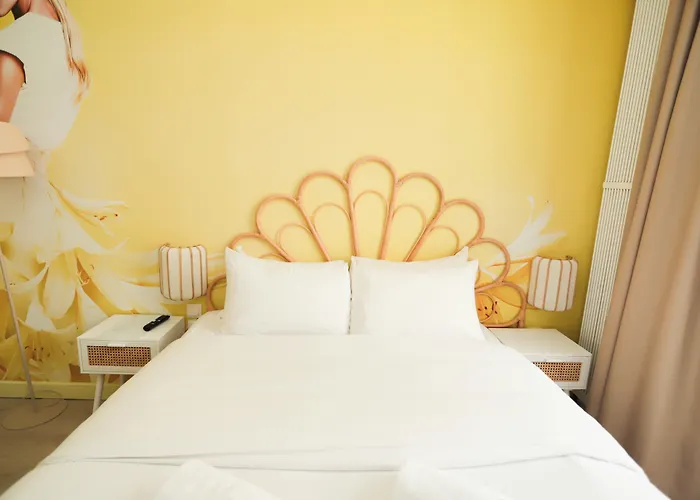 Glam'S Hotel