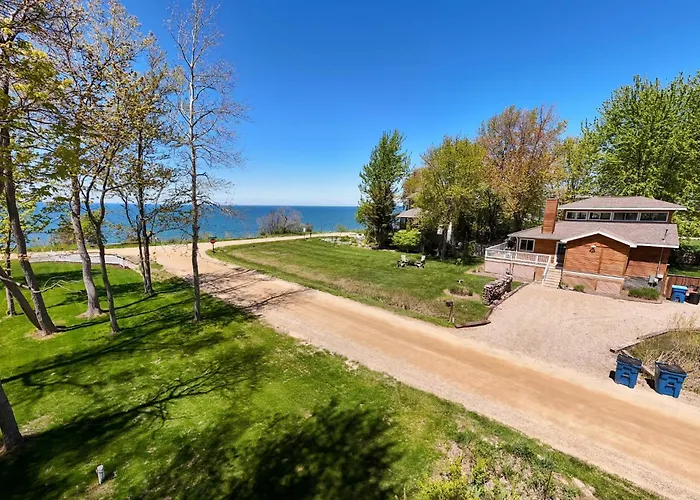 Golden Hour Lakefront Retreat - Fire Pit - Pets
