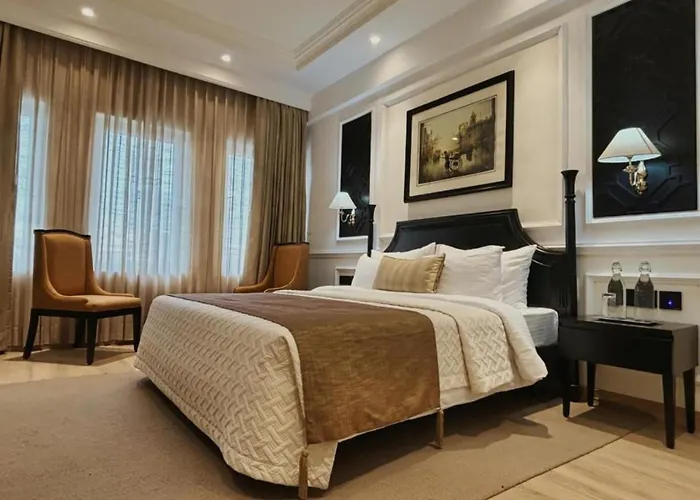 Hotel Haven Wood Suites Near Delhi Airport