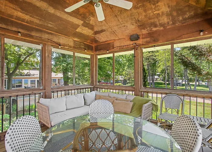 Beachfront Haven - Sunset Views - Hot Tub - Bbq - Family Friendly