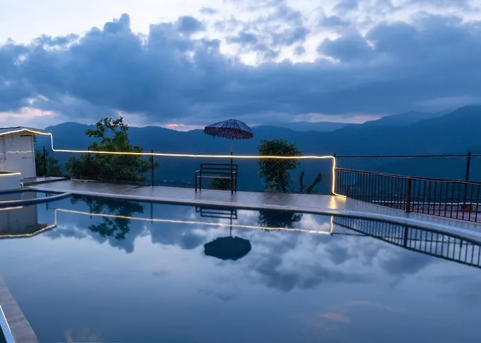 Stayvista'S Flame At Hill Top Heaven - Pool ,Mountain View & Home Theatre