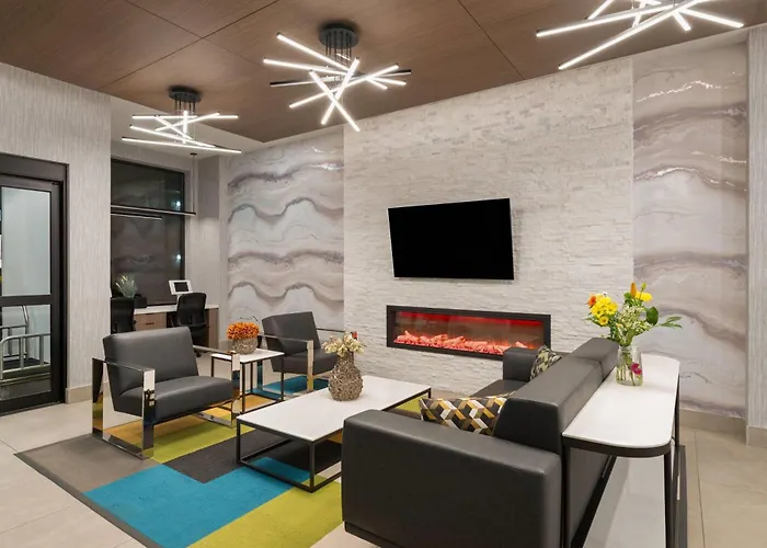 La Quinta Inn & Suites By Wyndham Kelowna Bc