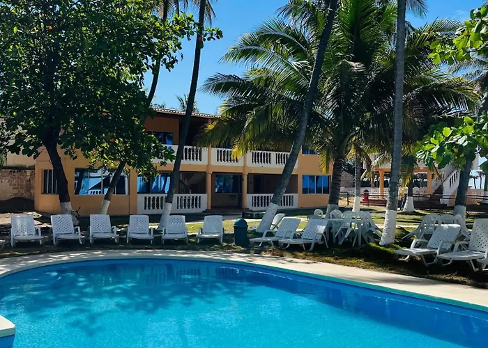 Hotel Y Restaurante Punta Corona