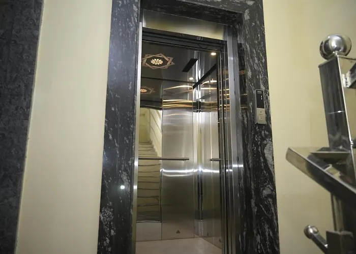 Hotel Nemiresidency