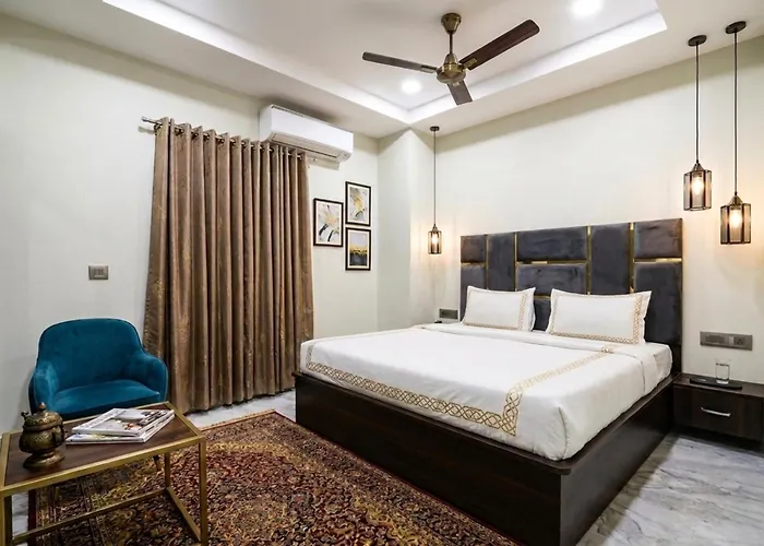 Hotel Shumo Grand Khammam