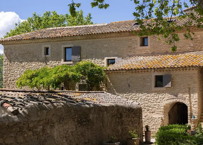 Le Mas De Guilles