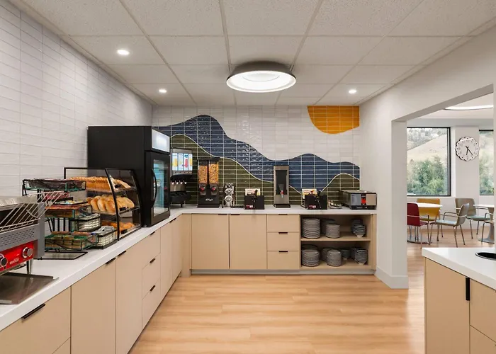 La Quinta Inn & Suites By Wyndham Kelowna Bc
