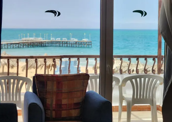 Royal Beach - Ras Suder