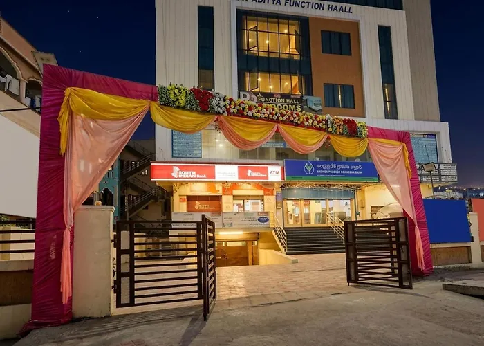 Townhouse Kanithi Road Formerly Rr Function Hall Luxury Rooms