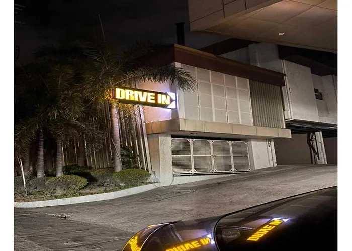 OYO Drive Inn Motel