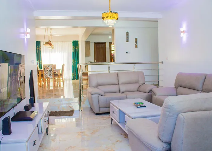 Freggy Comfort Homes, Queen Eliza 1Bedroom