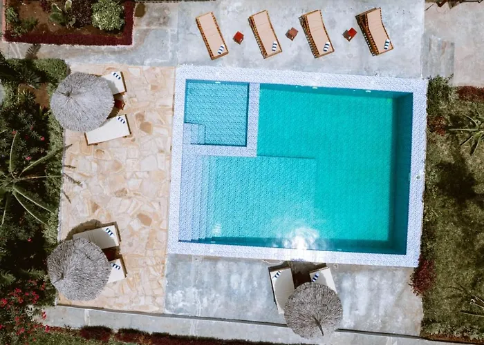 Farashuu Luna Hotel