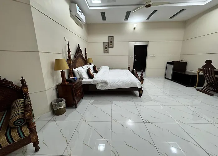 Midway Hotel & Restaurant