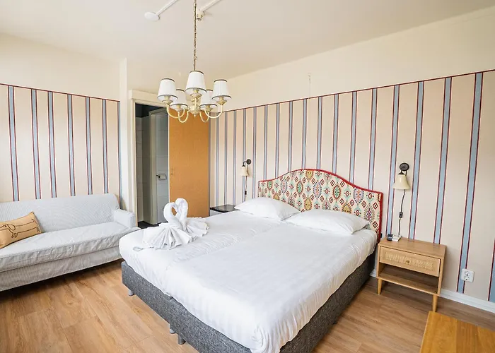 Hotel Nine