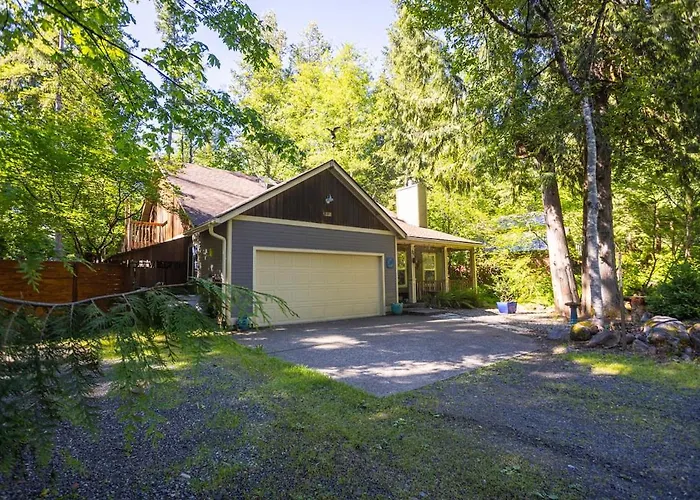 Cozy Mt Hood Adventures Home With Hot Tub