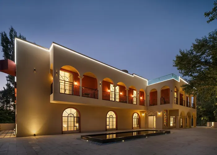Dunhuang Muzhou Oasis Hotel