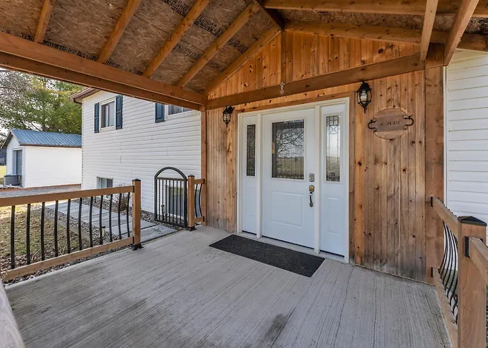 Private Hay Bay Waterfront Napanee With Pool And Dock