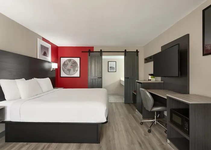 Ramada By Wyndham Cocoa